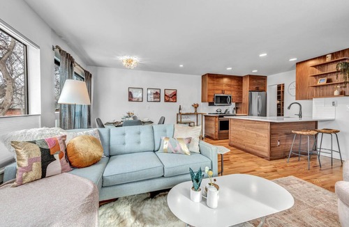 Central Boulder House | Go everywhere! Lovely Mapleton Hill townhome!