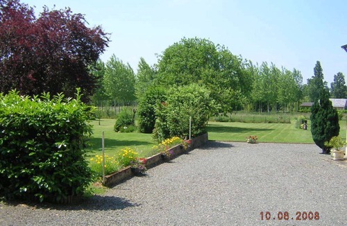 Aubigne-Racan Apartment | Go green!