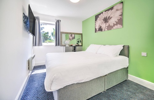 Quedgeley Hotel | GO2 Gloucester Hotel by OYO