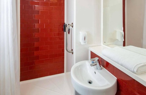 Lancaster Hotel | GO2 Lancaster Centre Hotel by OYO