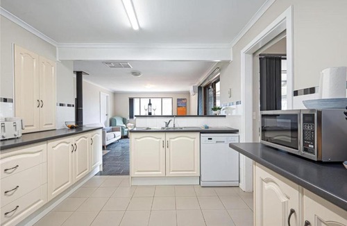 Lyndoch Bed & Breakfast | God's Hill