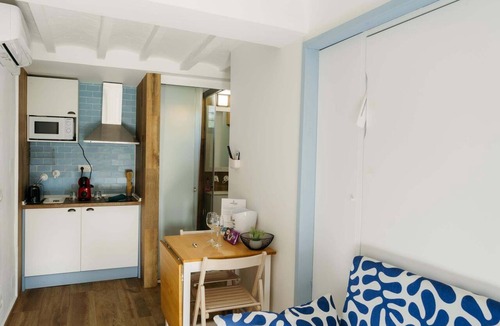 Old Town Apartment | Godello Harbor's Light