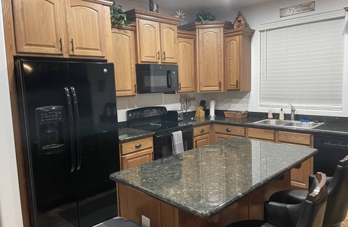 Entrada Del Oro House | Gold Canyon, Hot Tub, view of Superstition Mountains golfing, hiking, biking.