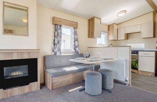 Ryde House | Gold Caravan with decking & sea view 6 P