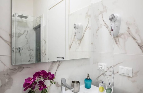 Trastevere Apartment | Gold Fabulous Jacuzzi Suite Trastevere