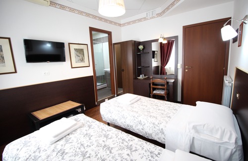 Esquilino Hotel | Gold House