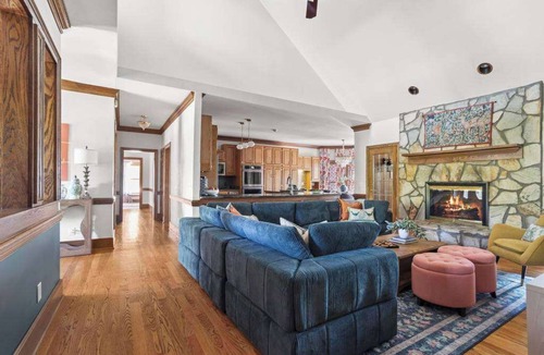 Helen House | Gold Leaf Chalet