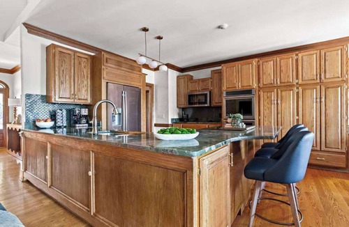 Helen House | Gold Leaf Chalet