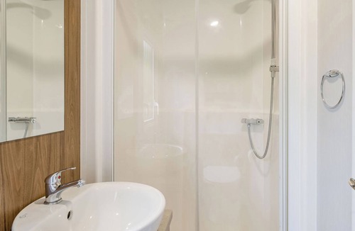 Helston House | Gold Premium Caravan with parking & decking