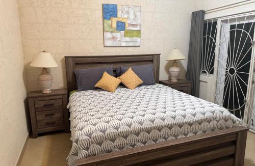 Mount Standfast Villa | Golden Acre Beach Villa-2 mins walk - Alleynes Bay