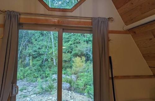 Brew Bay Ski Chalet | Golden rings cabin on 33 acres W/Hot Tub