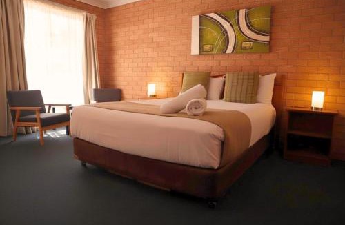 Cowra Hotel | Golden Chain Aalana Motor Inn