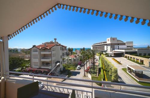 Side Hotel | GOLDEN DAiSY HOTEL
