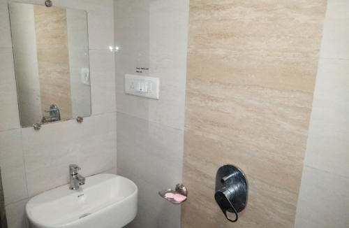 Andheri Bed & Breakfast | golden dormitory