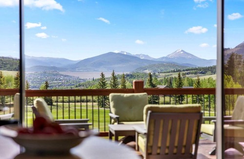 Three Peaks House | Golden Eagle Lodge - Golf, Mtn Views, Hot Tub
