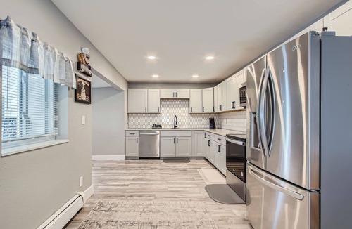 Black Hawk House | Golden Gate Getaway - 4-Bed, 2-Bath Mountain Home