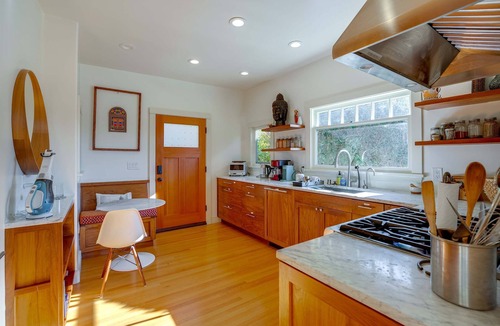 Berkeley Hills House | Golden Gate & Sunset Views! Classic Berkeley Home