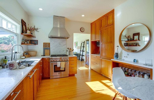 Berkeley Hills House | Golden Gate & Sunset Views! Classic Berkeley Home