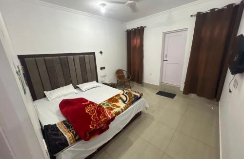 Srinagar House | Golden Mud