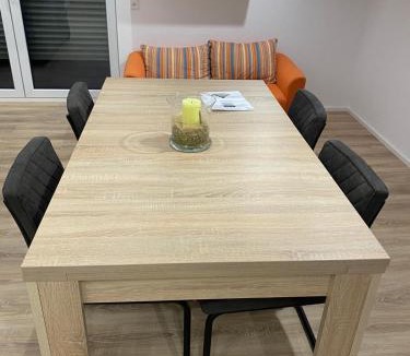 Ehingen Apartment | Golden Nest