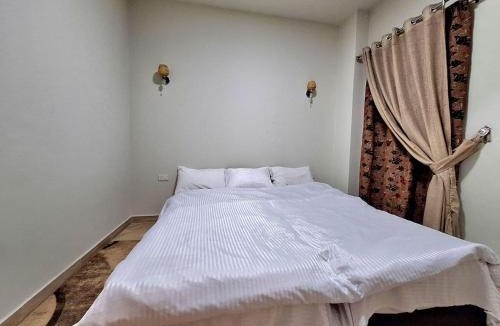 Al Haram House | Golden Pyramids View