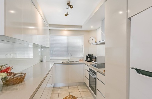 Bilinga Apartment | Golden Sea 10 - Absolute Beachfront Bilinga