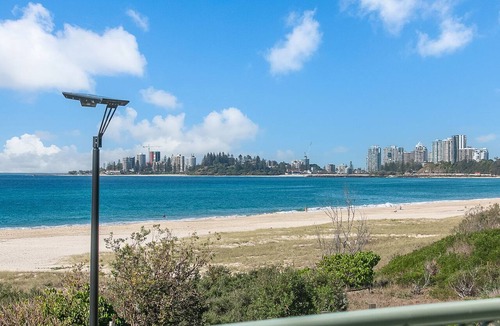 Bilinga Apartment | Golden Sea 10 - Absolute Beachfront Bilinga