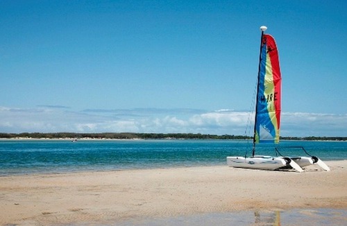 Golden Beach Apartment | Golden Shores U7, 21 Landsborough Parade