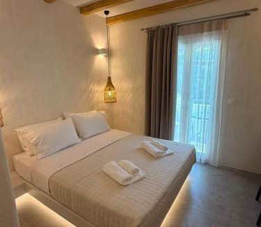 Ios Town House | Golden Star