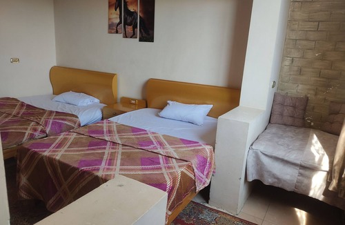 Al Duqqi Cabin | Golden Suite