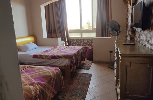 Al Duqqi Cabin | Golden Suite
