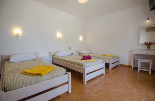 Ios Town Hotel | Golden Sun Hotel