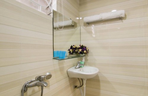 French Quarter Hotel | Golden Time Hostel