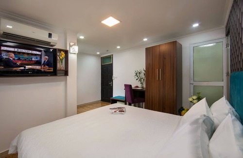French Quarter Hotel | Golden Time Hostel