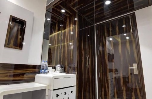 Noida Hotel | Golden Tree