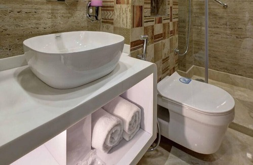 Noida Hotel | Golden Tree