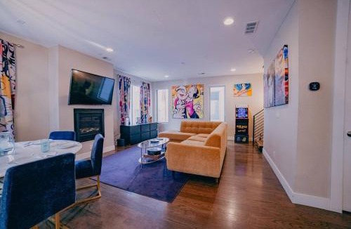 Civic Center House | Golden Triangle Townhome at Downtown Denver