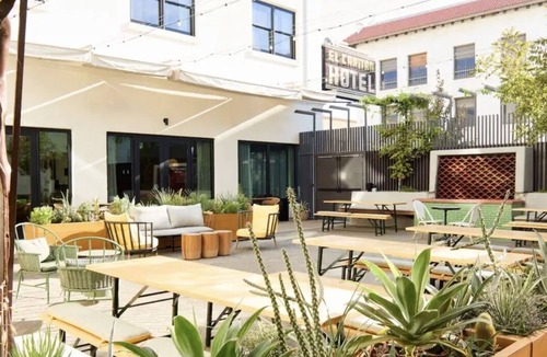 Merced Hotel | Golden Warmth - Boutique Experience Near Lake Yosemite | Historic Stay
