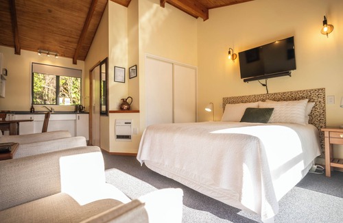 Greymouth Hotel | Goldfield Suites