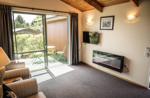 Greymouth Hotel | Goldfield Suites