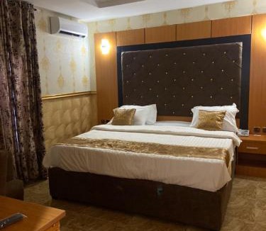 Asaba Hotel | Goldstep Hotel Asaba