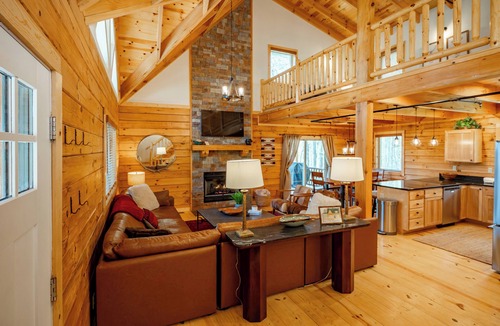 Mountainside House | Golf Area Cabin by Wisp w/Hot Tub