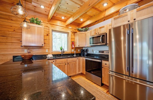 Mountainside House | Golf Area Cabin by Wisp w/Hot Tub