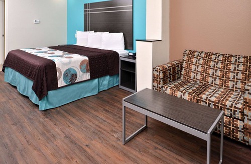 Spring Hotel | Golf Break! Great Location for Cypresswood Golf Club & Golf Club of Houston!