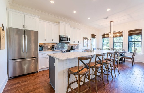 Villa Lago House | Golf Carts ~ Patio ~ Balcony ~ Community Pool