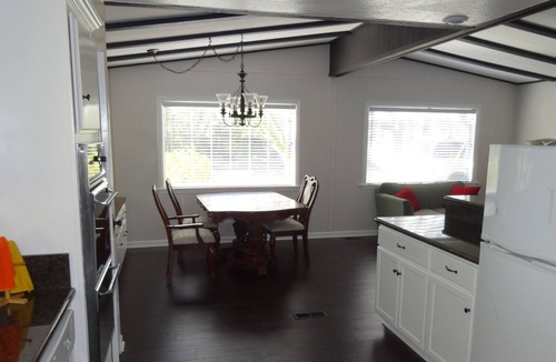 Thousand Palms House | Golf course and Mountain views