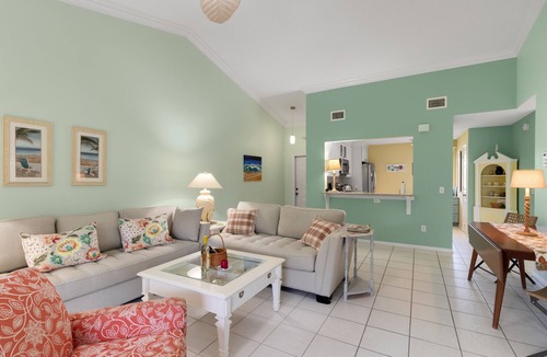 Sebastian Condo | Golf course and waterfront community in the Sunshine State