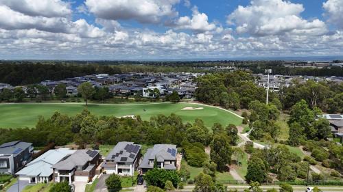 Colebee House | Golf Course Frontage House