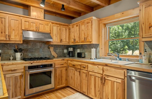 Lake Almanor West House | Golf Course Luxury Log Cabin Lake Almanor
