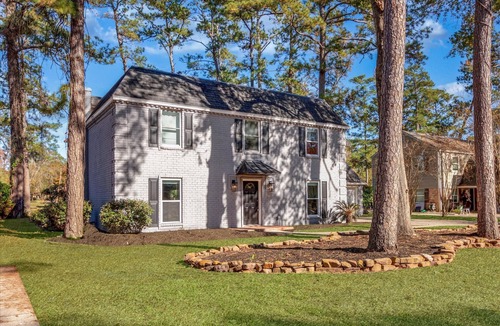 Conroe House | Golf Course Mansion-Pool-Massive TVs-Sonos surround sound-Sleeps 16+